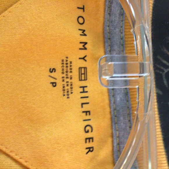 Tommy Hilfiger Logo Tee in yellow-size Small - Picture 6 of 10
